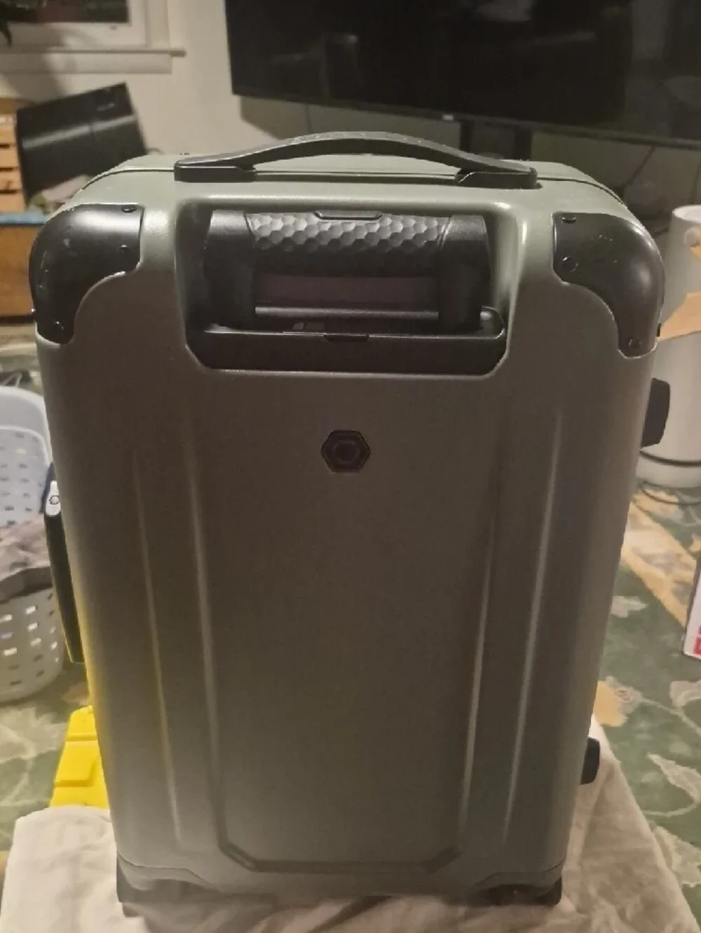 Traveler Series Hard Shell Carry Case - Silver